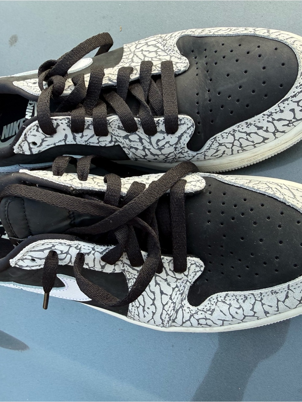 Nike women’s 9.5  Black & White Crackle-Pattern Low-Top Sneakers